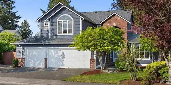 2911 107th SE
