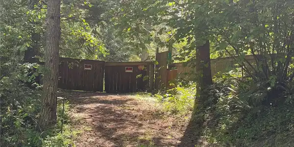 17533 Clear Lake SE