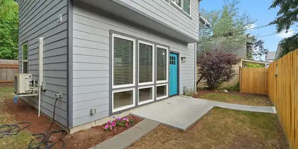 Image 4 Image 4
