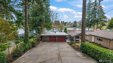 180 Lake Louise SW