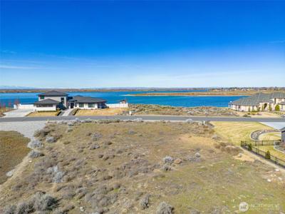 7382 Dune Lake SE