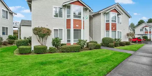800 96th NE