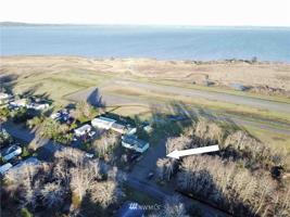 556 Duck Lake NE