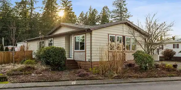 4707 Black Lake Belmore SW