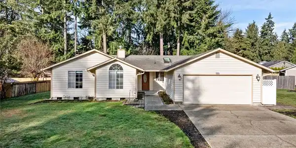 8311 Lake Forest