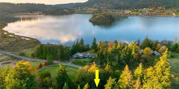 6058 Campbell Lake