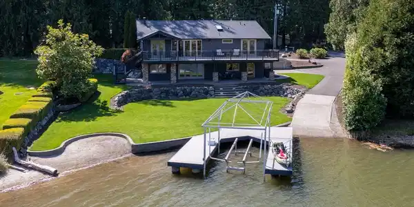 21615 Snag Island E