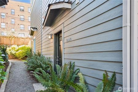2042 Franklin E