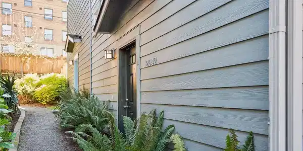2042 Franklin E