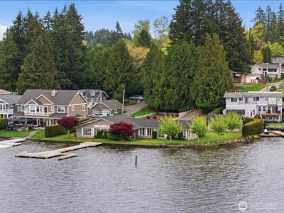 1302 Lakeshore