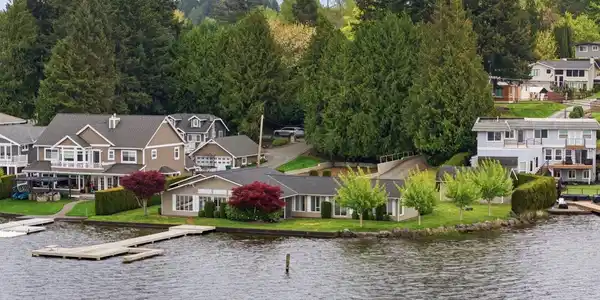1302 Lakeshore