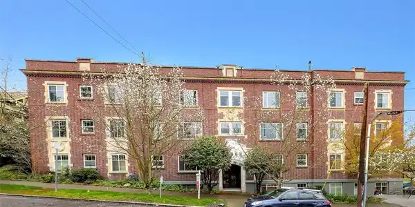 1107 Denny