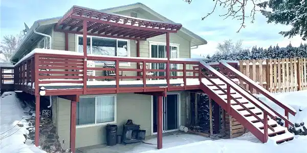 112 Lake Place SW