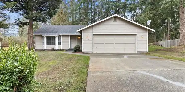 3638 Lake Forest SE