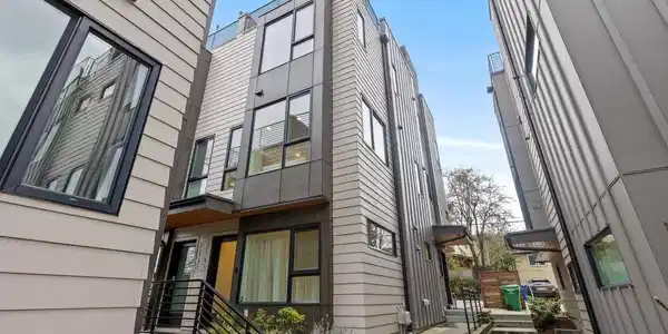 714 11th E