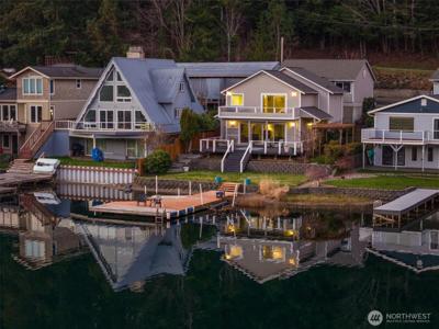 1935 Summit Lak Shore NW