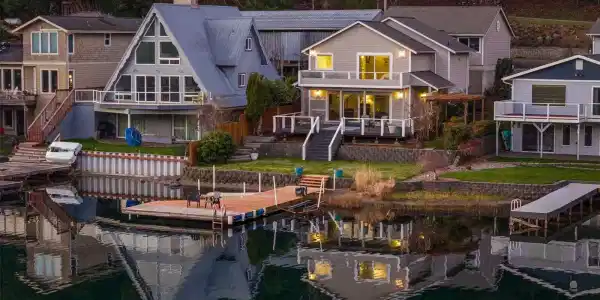 1935 Summit Lak Shore NW
