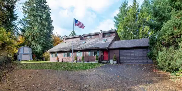 6541 Lake Saint Clair SE