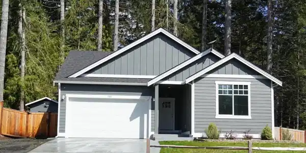 1560 Timberlake East