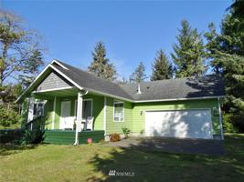 306 Harbor View Loop SE