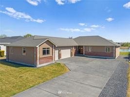 525 Laguna Drive