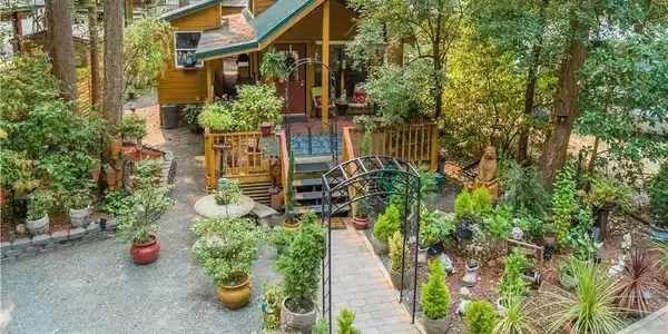 1546 Reservation SE