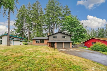 3512 Frances SE
