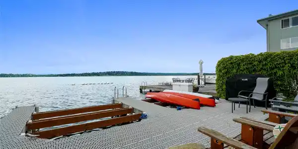 506 Lakeside S