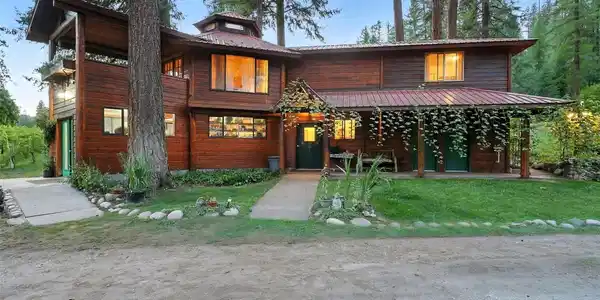 3725 Vineyard
