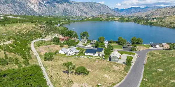 220 Roses Lake