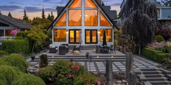 1504 Lakeshore