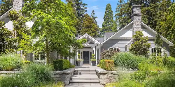 1251 Evergreen Point