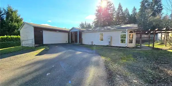 1476 Kitsap Lake NW