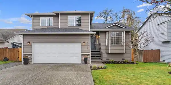 7118 37th NE