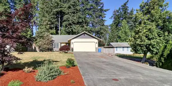 N Vista Drive E