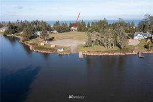 528 Duck Lake SE