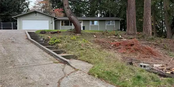 6701 194TH E