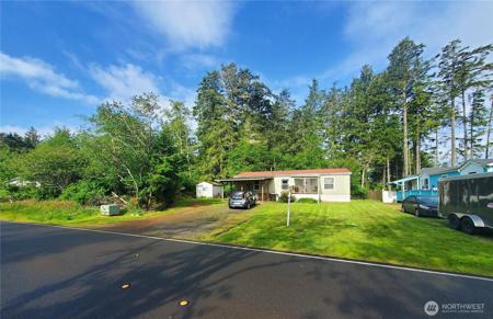 669 Duck Lake NE