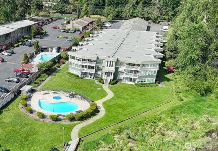 4214 Lake Sammamish NE