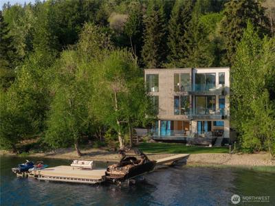 3101 Lake Sammamish NE
