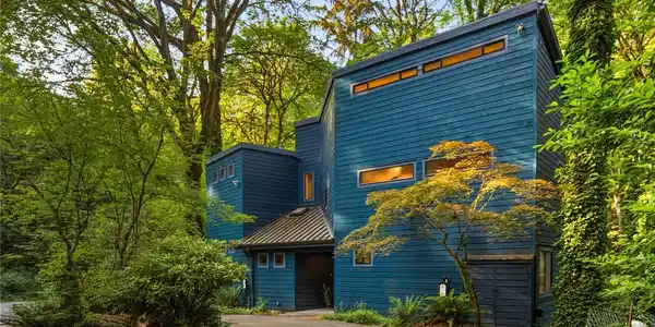 6520 Mercer