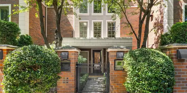 1185 Broadway E