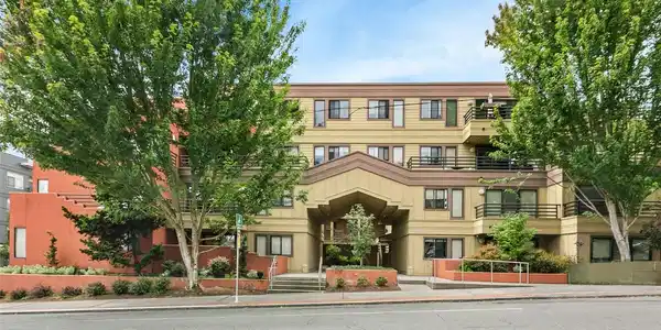 3401 Wallingford N