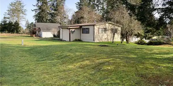 25008 Ash Pl