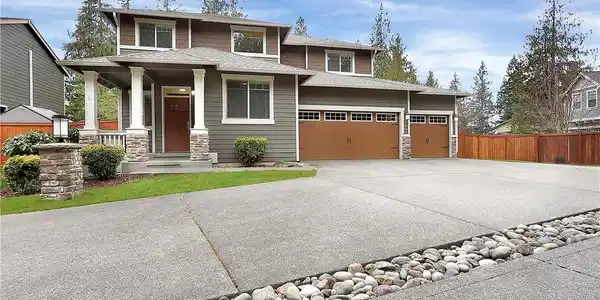 20709 61st E