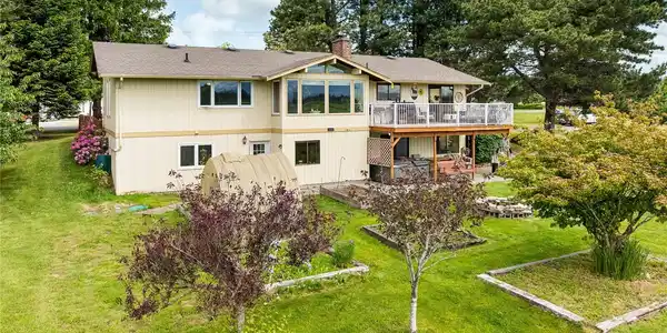 405 Wiser Lake