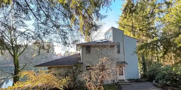 5221 Boulevard Extension SE