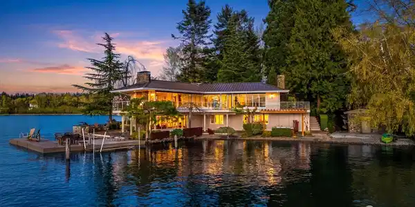 2095 Rose Point
