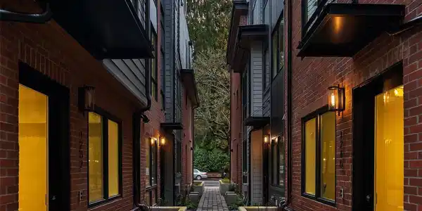 1248 15th E