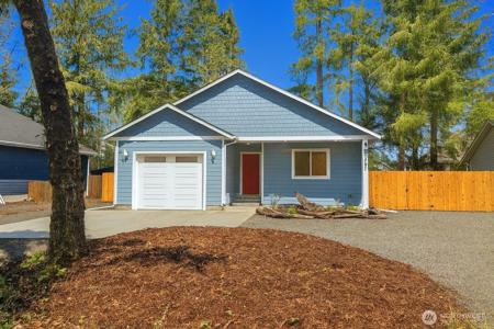 387 Duck Lake NE